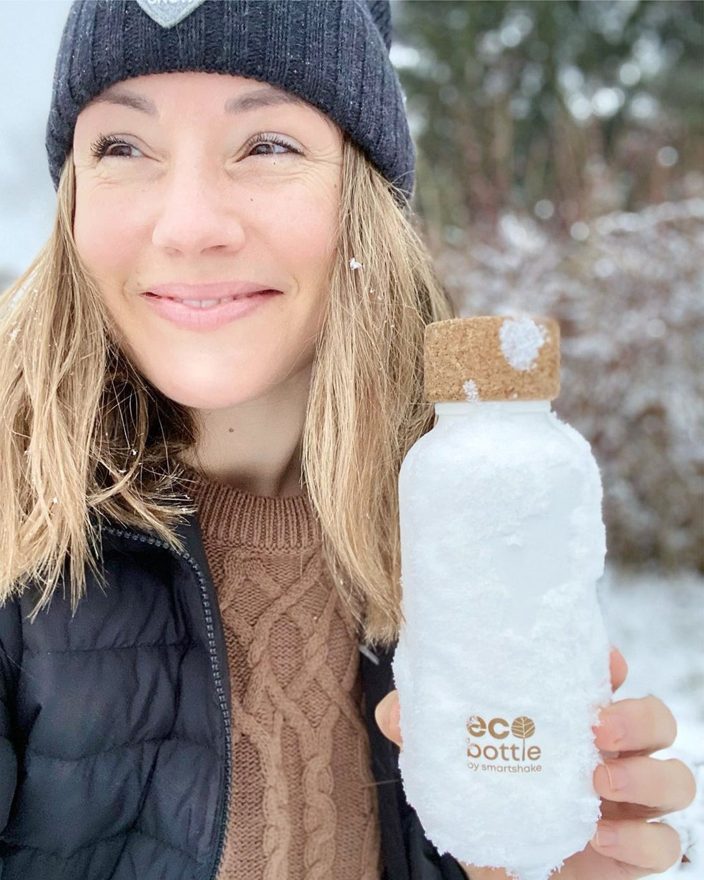 ecobottle-650-white-k9 samrtshake_ecobottle_white_lifestyle.jpg