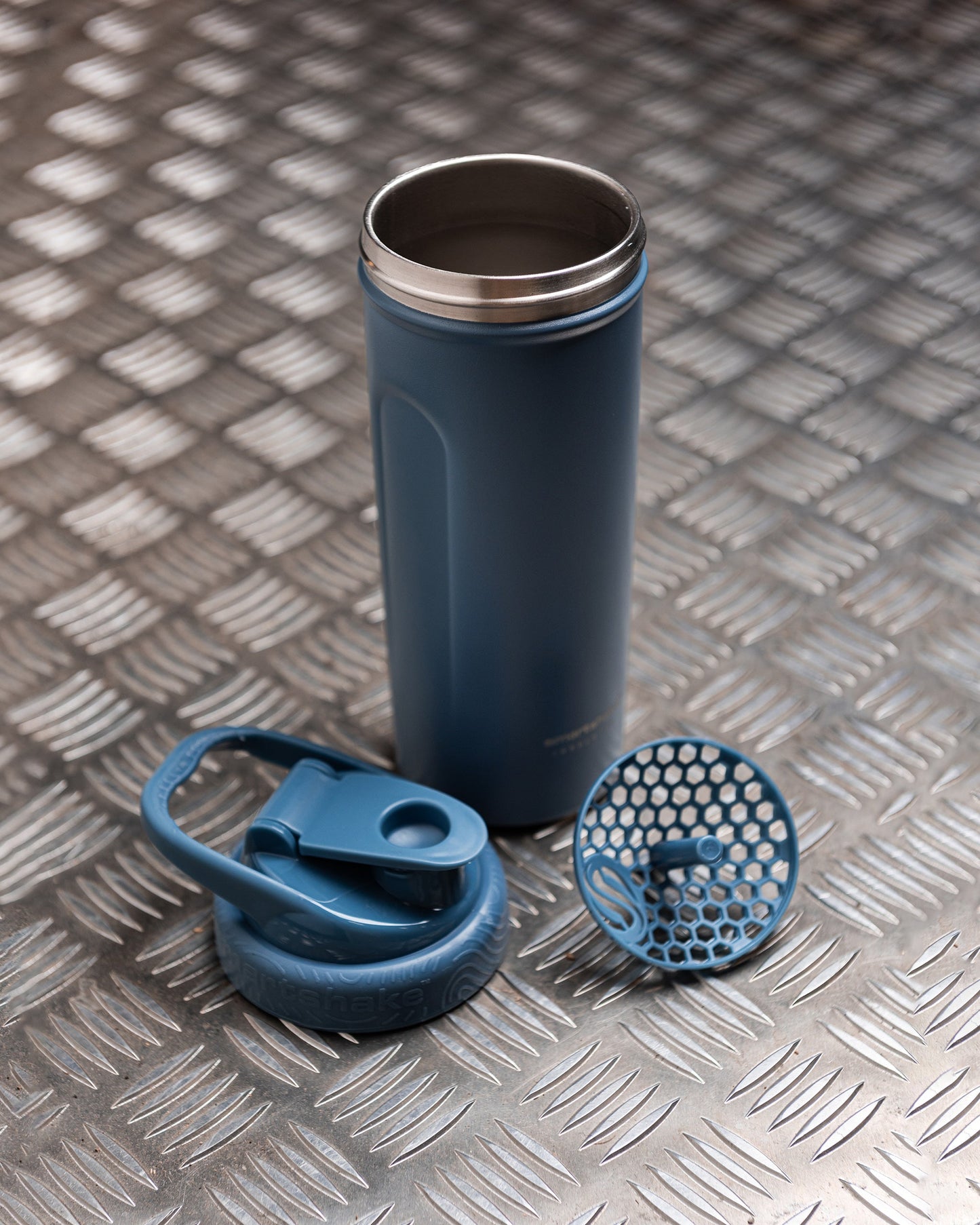 insulated-steel-shaker-faded-blue-c7 Smartshake_Insulated_Steel_Faded_Blue_Lifestyle.jpg