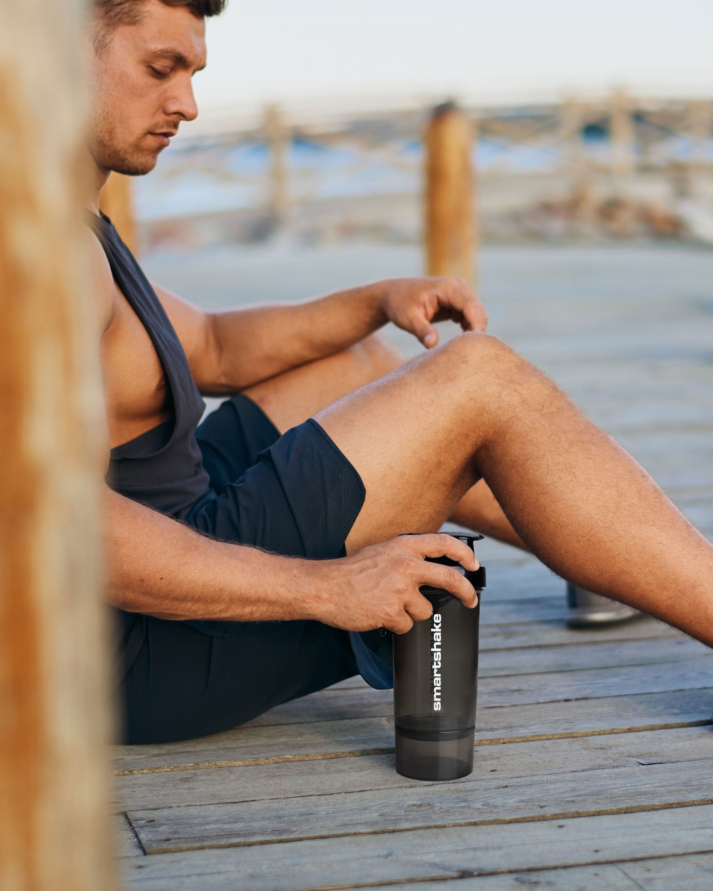 original2go-one-gunsmoke-black-g7 Smartshake_Original2Go-ONE-Gunsmoke-Black_lifestyle2.jpg