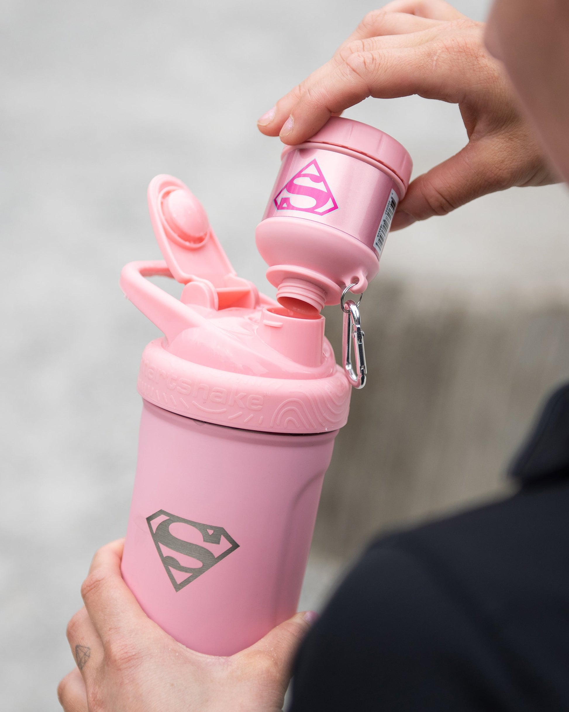 whey2go-funnel-supergirl-g7 Smartshake_Whey2Go_Supergirl_Lifestyle.jpg